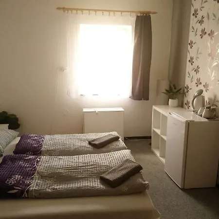 Ubytovani Ledhuje * Police nad Metují
